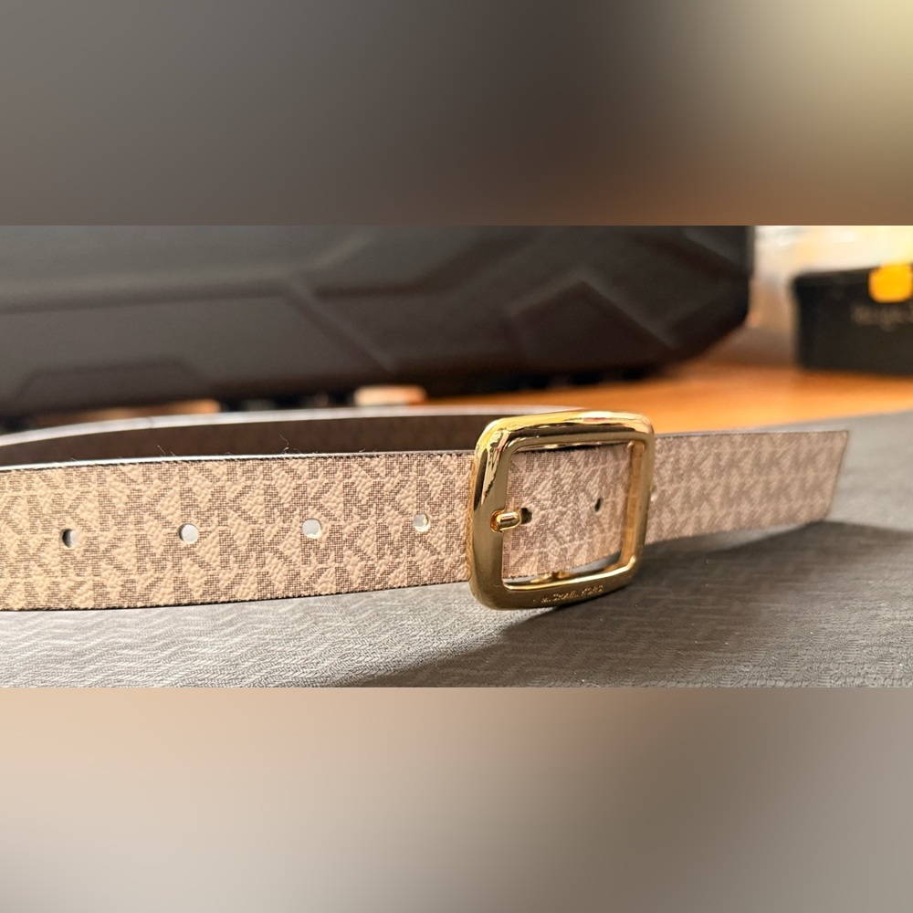Michael Kors Reversible Logo-Print Women's Belt with Gold Buckle - Picture 3 of 4